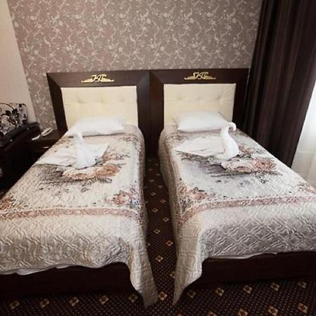 Crystal Palace Hotel Tver Bagian luar foto